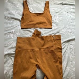 Set Active Bra and Leggings